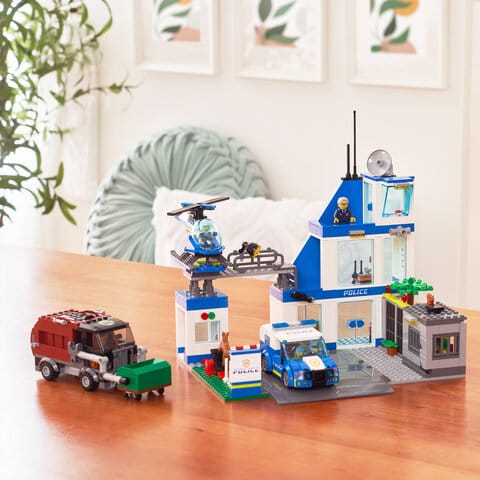 Polisstation LEGO