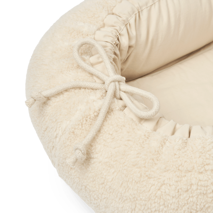 Gro Babynest Classic - Pile Sandy Liewood