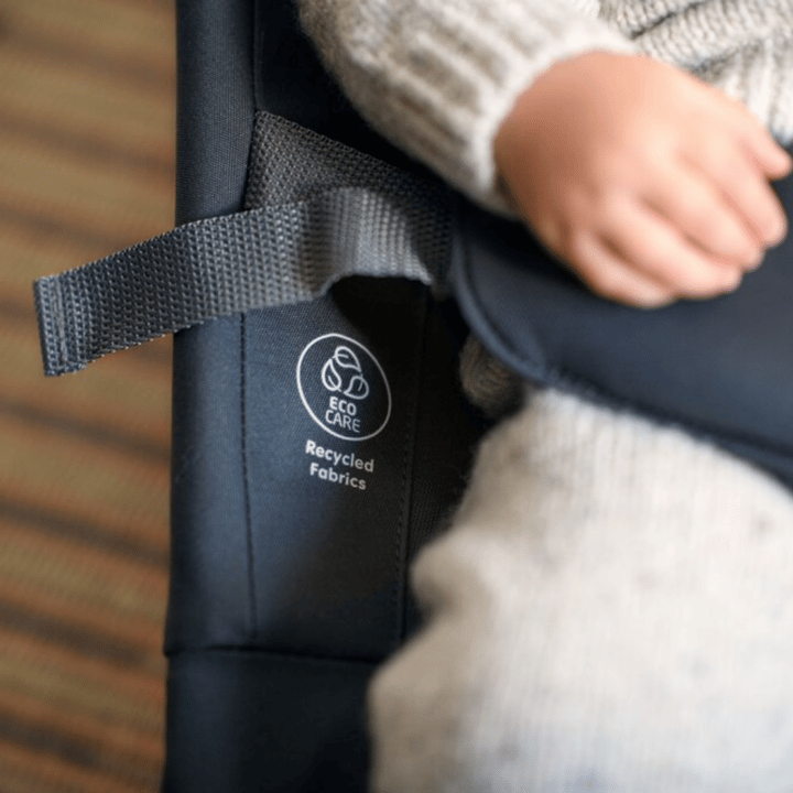 Loa Babysitter - Graphite ECO Maxi-Cosi